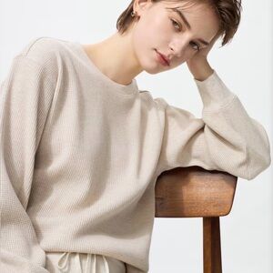 Women’s UNIQLO waffle thermal Beige longsleeve shirt